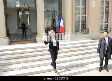 Nadine Morano, ministre française en charge de l'apprentissage et de la formation professionnelle, quitte le palais présidentiel de l'Elysée à Paris le 9 mai 2012 après la dernière réunion hebdomadaire du Conseil du gouvernement du président français Nicolas Sarkozy. Photo de Mousse/ABACAPRESS.COM Banque D'Images