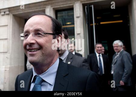 Le président français élu François Hollande quitte l'Assemblée nationale à Paris, en France, le 10 mai 2012. Photo de Stephane Lemouton/ABACAPRESS.COM. Banque D'Images