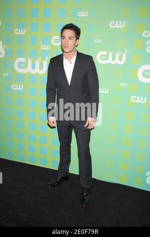 Michael Trevino participant à la présentation « CW UpFront 2012 » qui s'est tenue à l'hôtel de Londres à New York, New York, États-Unis, le 17 mai 2012. Photo par Graylock/ABACAPRESS.COM Banque D'Images