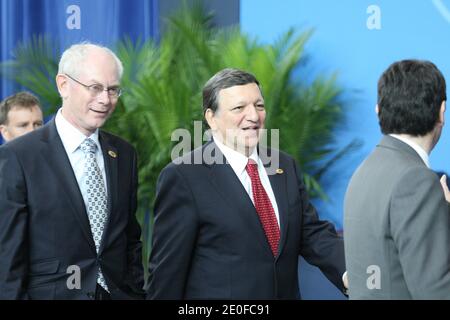 Le président du Conseil européen, Herman Van Rompuy, et le président de la Commission européenne, José Manuel Durao Barroso, arrivent à la place McCormick à Chicago, Illinois, lors du sommet de l'OTAN 2012 à Chicago, Illinois, Illinois, États-Unis, le 20 mai 2012. Photo de Ludovic/Pool/ABACAPRESS.COM Banque D'Images