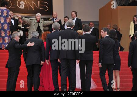 Le réalisateur français Alain Resnais accueille la diffusion de son film avant la première de 'vous n'avez encore rien vu' présentée en compétition au 65e festival de Cannes, à Cannes, dans le sud de la France, le 21 mai 2012. Photo d'Aurore Marechal/ABACAPRESS.COM Banque D'Images