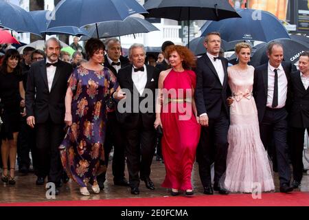 Acteurs Anny Duperey, Pierre Arditi, Sabine Azema, Lambert Wilson, Anne Consigny et Hippolyte Girardot arrivant à la projection de nous n'avez encore Rien vu au Palais des Festivals dans le cadre du 65e Festival International du film de Cannes, France, le 21 mai 2012. Photo de Frédéric Nebinger/ABACAPRESS.COM Banque D'Images