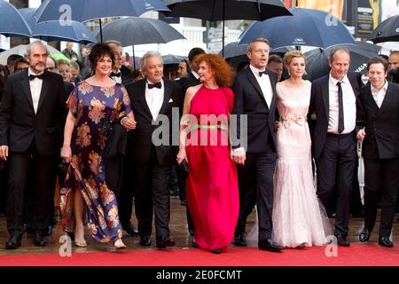 Acteurs Anny Duperey, Pierre Arditi, Sabine Azema, Lambert Wilson, Anne Consigny et Hippolyte Girardot arrivant à la projection de nous n'avez encore Rien vu au Palais des Festivals dans le cadre du 65e Festival International du film de Cannes, France, le 21 mai 2012. Photo de Frédéric Nebinger/ABACAPRESS.COM Banque D'Images