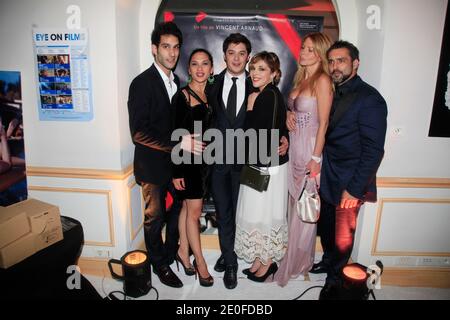 EXCLUSIF - Alysson Paradis, Aurélien Wiik, Jean-Pierre Martins, Alexandra Genoves, Slimane Yefsah et Dany Verissimo posant pendant la séance photo de « l'Emprise » à l'hôtel Carlton de Cannes, France, lors du 65e Festival du film de Cannes, le 21 mai 2012. Photo de Jerome Domine/ABACAPRESS.COM Banque D'Images