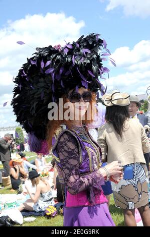 Atmosphère pendant les courses hippiques du Prix de Diane 2012 à Chantilly Horsetrack près de Paris, France, le 17 juin 2012. Photo de Nicolas Briquet/ABACAPRESS.COM Banque D'Images