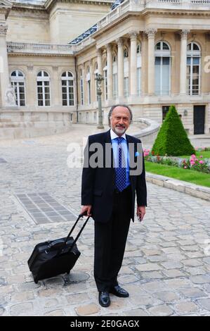 Olivier Dassault, député français nouvellement élu de l'UMP, arrive à l'Assemblée nationale française à Paris, France, le 18 juin 2012. Photo de Mousse/ABACAPRESS.COM Banque D'Images