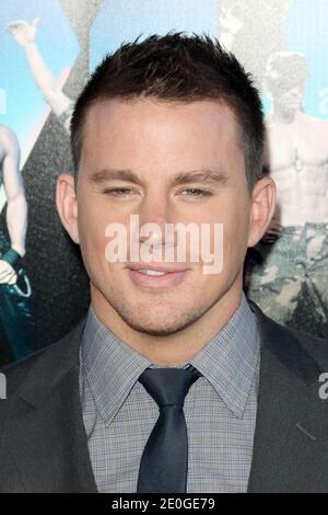 Channing Tatum arrive à la première de 'Magic Mike' lors du Gala de la nuit de clôture du Festival du film de Los Angeles 2012 qui s'est tenu au Regal Cinemas L.A. Vivre à Los Angeles, CA, Etats-Unis le 24 juin 2012. Photo de Krista Kennel/ABACAPRESS.COM Banque D'Images