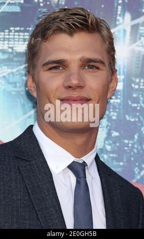 Chris Zylka arrive à Columbia Pictures pour la première de « The Amazing Spider-Man » au Regency Village Theatre de Westwood, Los Angeles, CA, États-Unis, le 28 juin 2012. Photo de Baxter/ABACAPRESS.COM Banque D'Images