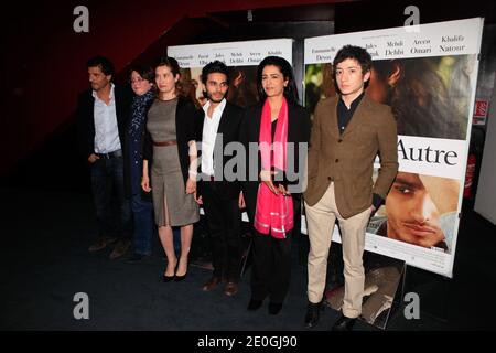 Emmanuelle Devos, Areen Omari, Jules Sitruk, Mehdi Dehbi, Lorraine Levy et Pascal Elbe à la première « le fils de l'autre », à Paris, France, le 2 avril 2012. Photo par ABACAPRESS.COM Banque D'Images