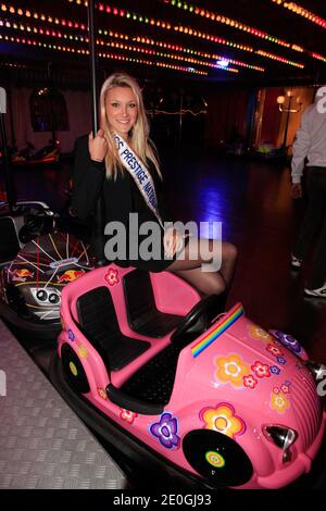 Christelle Roca, Miss Prestige National participant à la journée d'ouverture de la Foire du Trone annuelle au profit des enfants de la terre, qui s'est tenue à Paris, France, le 2012 avril. Photo par ABACAPRESS.COM Banque D'Images