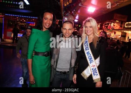 Vincent McDoom, Christelle Roca, nouvelle Miss Prestige National et Allan Theo participant à la journée d'ouverture de la Foire du Trone annuelle au profit des enfants de la terre, tenue à Paris, France, le 2012 avril. Photo par ABACAPRESS.COM Banque D'Images