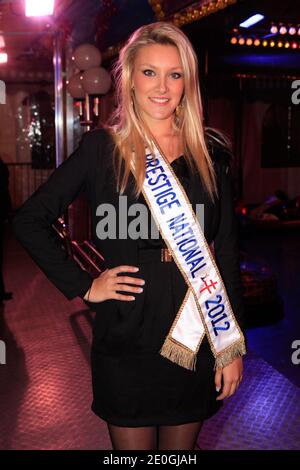 Christelle Roca, Miss Prestige National participant à la journée d'ouverture de la Foire du Trone annuelle au profit des enfants de la terre, qui s'est tenue à Paris, France, le 2012 avril. Photo par ABACAPRESS.COM Banque D'Images