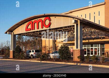 AMC Dine-In Webb Gin 11 cinéma à Metro Atlanta, GA fonctionnant à capacité réduite après fermeture temporaire pendant la pandémie COVID-19. (ÉTATS-UNIS) Banque D'Images