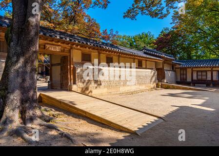 Bâtiment traditionnel dans le jardin secret du palais Changdeokgung à Séoul, République de Corée Banque D'Images