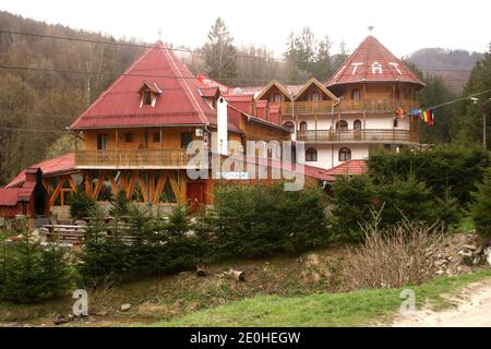 Motel et restaurant à Balvanyos, comté de Covasna, Roumanie. Banque D'Images