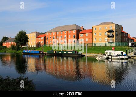 Bateaux sur la rivière Witham, Boston Gateway Marina, ville de Boston, Lincolnshire County, Angleterre, Royaume-Uni Banque D'Images