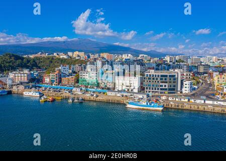 SEOGWIPO, CORÉE, 11 NOVEMBRE 2019 : vue aérienne du front de mer de Seogwipo sur l'île de Jeju, Repubic de Corée Banque D'Images