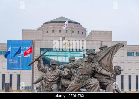 SÉOUL, CORÉE, 10 NOVEMBRE 2019 : statue des solidaristes devant le Mémorial de la guerre de Corée à Séoul, République de Corée Banque D'Images
