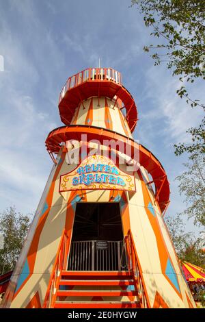 MARGATE, KENT, ROYAUME-UNI - 28 AOÛT 2017. Helter Skelter à l'emblématique Dreamland à Margate, avec ses manèges historiques provenant de plusieurs sites britanniques. Margate, K. Banque D'Images