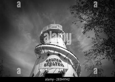 MARGATE, KENT, ROYAUME-UNI - 28 AOÛT 2017. Helter Skelter à l'emblématique Dreamland à Margate, avec ses manèges historiques provenant de plusieurs sites britanniques. Margate, K. Banque D'Images