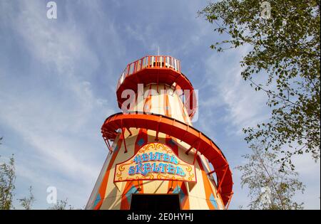 MARGATE, KENT, ROYAUME-UNI - 28 AOÛT 2017. Helter Skelter à l'emblématique Dreamland à Margate, avec ses manèges historiques provenant de plusieurs sites britanniques. Margate, K. Banque D'Images