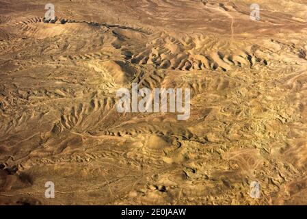 Vue aérienne des terres désertiques de la République autonome de Nakhchivan, une exclave de l'Azerbaïdjan Banque D'Images