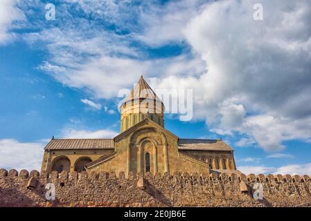 Cathédrale de Svetitskhoveli avec Bebris Tsikhe (forteresse de Bebris), site classé au patrimoine mondial de l'UNESCO, Mtskheta, Géorgie Banque D'Images