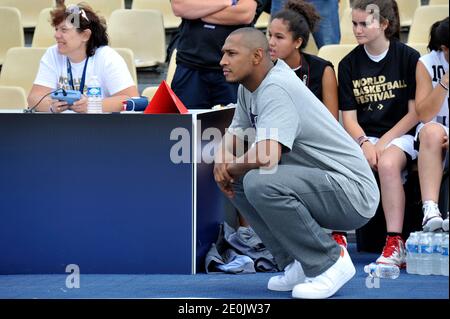 Boris Diaw, membre de l'équipe nationale française de basket-ball, participe au World Basketball Festival à Cité universitaire, à Paris, le 16 juillet 2012. Photo d'Aurore Marechal/ABACAPRESS.COM Banque D'Images