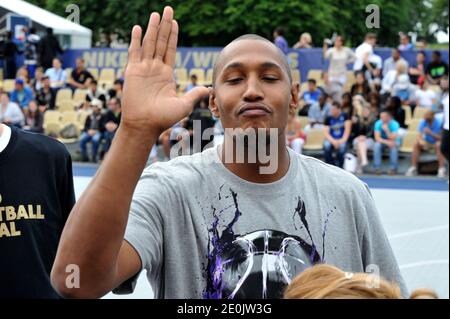 Boris Diaw, membre de l'équipe nationale française de basket-ball, participe au World Basketball Festival à Cité universitaire, à Paris, le 16 juillet 2012. Photo d'Aurore Marechal/ABACAPRESS.COM Banque D'Images