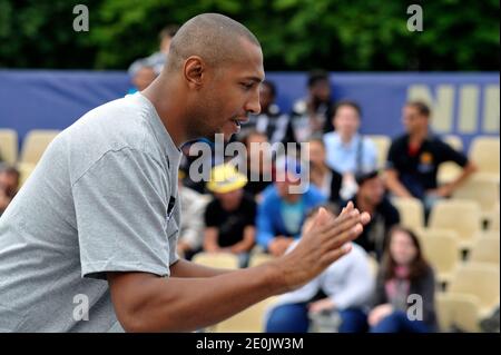 Boris Diaw, membre de l'équipe nationale française de basket-ball, participe au World Basketball Festival à Cité universitaire, à Paris, le 16 juillet 2012. Photo d'Aurore Marechal/ABACAPRESS.COM Banque D'Images