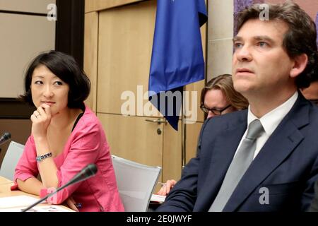 Arnaud Montebourg, ministre français de la reprise industrielle et de l'industrie alimentaire, et Fleur Pellerin, ministre adjoint des PME, de l'innovation et de l'économie numérique, assistent à une audience à l'Assemblée nationale, à Paris, en France, le 18 juillet 2012. Photo de Stephane Lemouton/ABACAPRESS.COM Banque D'Images