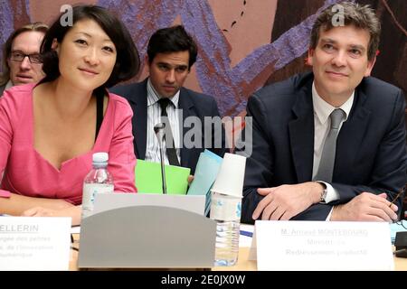 Arnaud Montebourg, ministre français de la reprise industrielle et de l'industrie alimentaire, et Fleur Pellerin, ministre adjoint des PME, de l'innovation et de l'économie numérique, assistent à une audience à l'Assemblée nationale, à Paris, en France, le 18 juillet 2012. Photo de Stephane Lemouton/ABACAPRESS.COM Banque D'Images