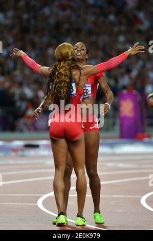 Sanya Richards-Ross, aux États-Unis, célèbre après sa victoire à la finale du 400m féminin, DeeDee Trotter, aux États-Unis, prend la 3e place lors de l'épreuve d'athlétisme lors des Jeux Olympiques de Londres 2012 au stade olympique, à Londres, au Royaume-Uni, le 5 août 2012. Photo de Gouhier-Guibbbbaud-JMP/ABACAPRESS.COM Banque D'Images