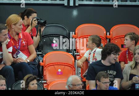 La princesse de la Couronne Mary, ses enfants la princesse Isabella et le prince Vincent assistent au quart de finale du match de handball masculin, la Suède contre le Danemark aux Jeux Olympiques de Londres 2012 à la Handball Arena de Londres, au Royaume-Uni, le 8 août 2012. La Suède a gagné 24-22. Photo de Gouhier-Guibbbbaud-JMP/ABACAPRESS.COM Banque D'Images