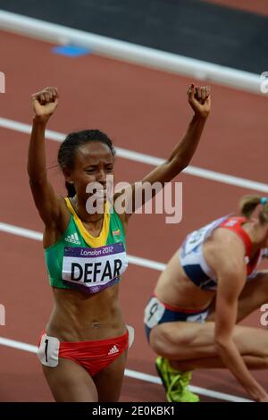 Meseret Defar, en Éthiopie, remporte la médaille d'or dans les 5000 mètres de femmes en vêtements synthétiques aux Jeux olympiques de Londres de 2012 à Londres, au Royaume-Uni, le 10 août 2012. Photo de Henri Szwarc/ABACAPRESS.COM Banque D'Images