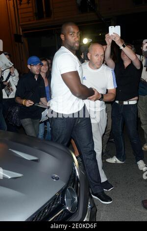 Teddy Riner arrive à la fête de l'équipe olympique française qui s'est tenue à la Cantine du Faubourg à Paris, en France, le 13 août 2012. Photo de Nicolas Briquet/ABACAPRESS.COM Banque D'Images