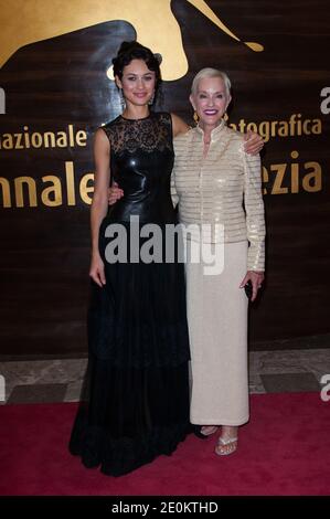 Olga Kurylenko participe à la première "à la merveille" lors du 69e Festival du film de Venise qui s'est tenu au Palazzo del Casino à Venise, Italie, le 2 septembre 2012. Photo de Nicolas Genin/ABACAPRESS.COM Banque D'Images