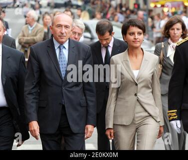 Najat Vallaud-Belkacem, ministre français des droits de la femme et porte-parole du gouvernement, accompagné du sénateur-maire de Lyon Gerard Collomb, du préfet du Rhône-Alpes Jean-François Carenco et de l'ancien ministre de la Justice Michel Mercier lors de la célébration du 68ème anniversaire de la libération de Lyon, à Lyon, le 3 septembre 2012. Photos de Vincent Dargent/ABACAPRESS.COM Banque D'Images