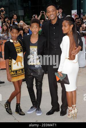 Willow Smith, Jaden Smith, Will Smith et Jada Pinkett-Smith assistent à la projection d'Angela libre et de tous les prisonniers politiques lors du 37e TIFF du Festival international du film de Toronto, à Toronto, Canada, le 9 septembre 2012. Photo de Lionel Hahn/ABACAPRESS.COM Banque D'Images