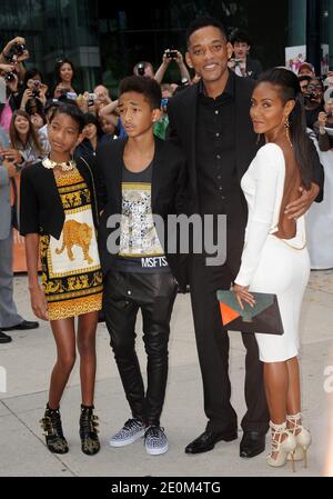 Willow Smith, Jaden Smith, Will Smith et Jada Pinkett-Smith assistent à la projection d'Angela libre et de tous les prisonniers politiques lors du 37e TIFF du Festival international du film de Toronto, à Toronto, Canada, le 9 septembre 2012. Photo de Lionel Hahn/ABACAPRESS.COM Banque D'Images