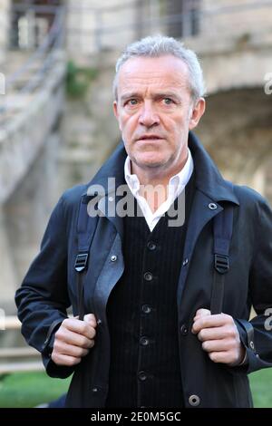 Le chef français trois étoiles Alain Passard pose lors du Festival les Gouts Uniques au Château des Ducs de Bretagne à Nantes, France, le 8 septembre 2012. Photo de Laetitia Notarianni/ABACAPRESS.COM Banque D'Images