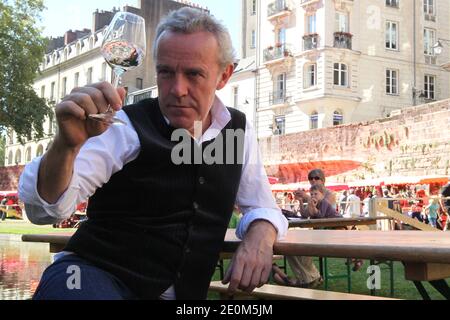 Le chef français trois étoiles Alain Passard pose lors du Festival les Gouts Uniques au Château des Ducs de Bretagne à Nantes, France, le 8 septembre 2012. Photo de Laetitia Notarianni/ABACAPRESS.COM Banque D'Images