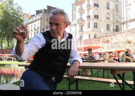 Le chef français trois étoiles Alain Passard pose lors du Festival les Gouts Uniques au Château des Ducs de Bretagne à Nantes, France, le 8 septembre 2012. Photo de Laetitia Notarianni/ABACAPRESS.COM Banque D'Images