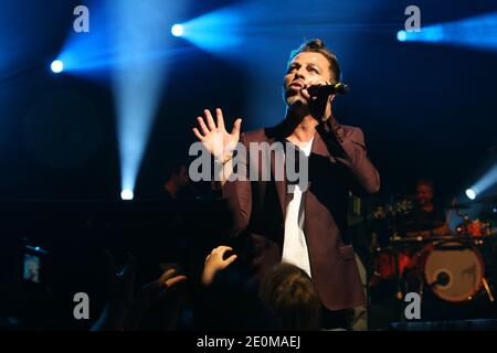 Christophe Mae se produit en direct lors des "couleurs Voix pour l'espoir" qui se tiennent à l'Olympia à Paris, France, le 15 septembre 2012. Photo de Marco Vitchi/ABACAPRESS.COM Banque D'Images