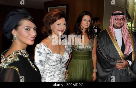 G à D : La princesse Sara bint Talal bin Abdulaziz Al Saud , H.M. Queen Silvia , H.R.H. la princesse Madeleine de Suède et H.R.H. le prince Abdul-Aziz bin Talal bin Abdul-Aziz al Saud d'Arabie Saoudite assistent au gala international de la Fondation Mentor USA à l'hôtel four Seasons le 20 septembre 2012 à Washington, DC, USA. Photo par Olivier Douliery/ABACAPRESS.COM Banque D'Images