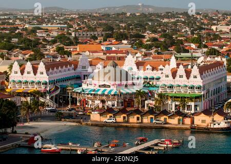 Vue aérienne de la capitale Willemstad, Curaçao. Banque D'Images