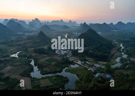 Montagnes karstiques à Guilin en Chine Banque D'Images