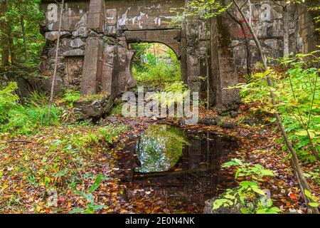 Zone de conservation des chutes de Flinton Comté de Lennox Addington Flinton Ontario Canada en automne Banque D'Images