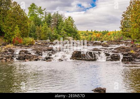 Whitefish Rapids Algonquin Highlands Comté de Haliburton Ontario Canada Banque D'Images