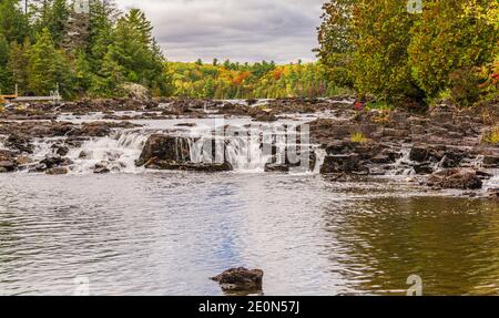 Whitefish Rapids Algonquin Highlands Comté de Haliburton Ontario Canada Banque D'Images